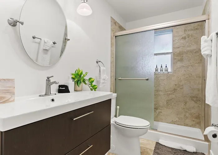 Old Town Oasis Wheated Pool, Hot Tub, & Fire Pit Holiday home