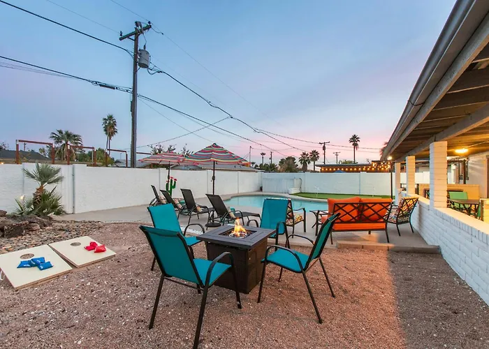 Old Town Oasis Wheated Pool, Hot Tub, & Fire Pit